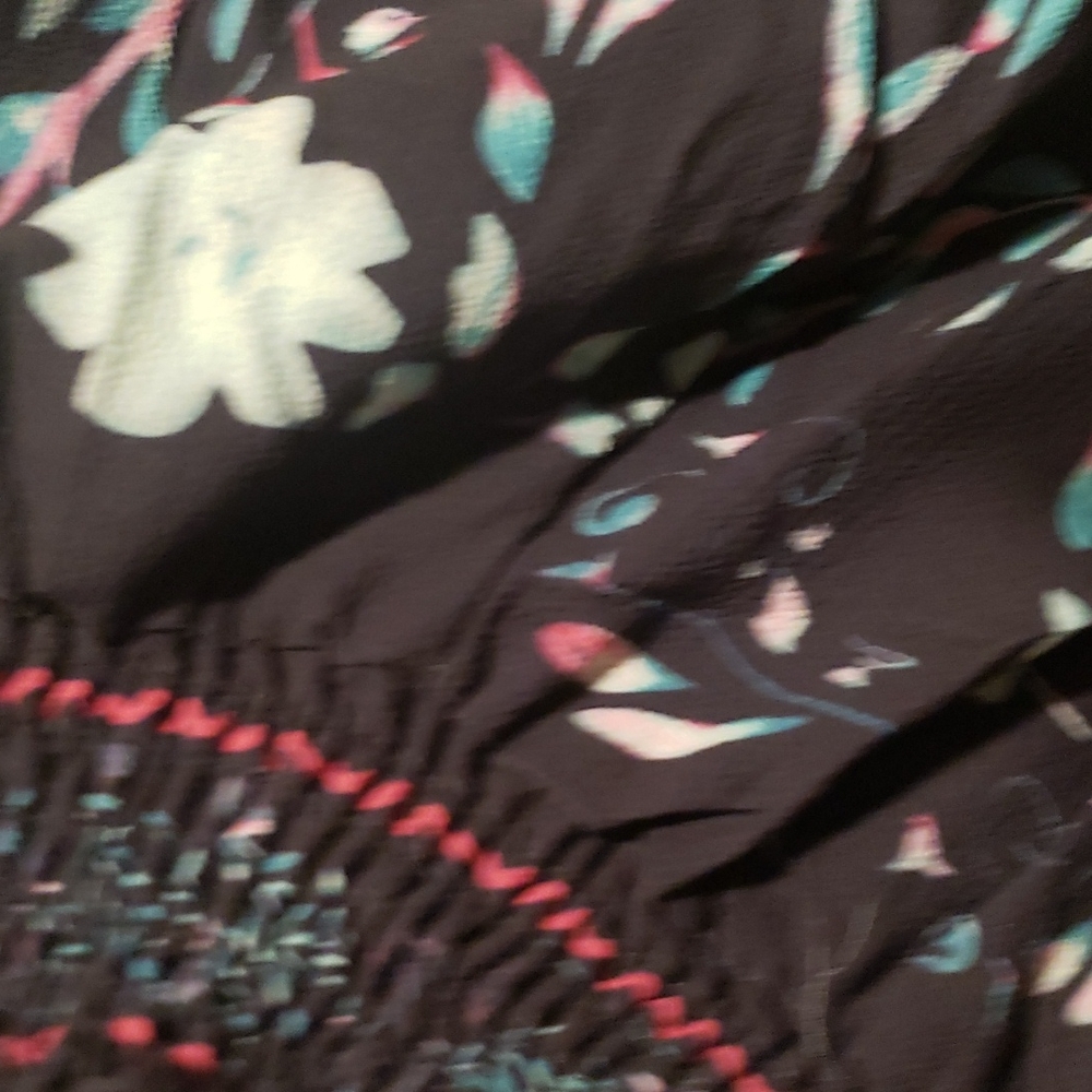 ♥️New boutique black floral shift top - Picture 8 of 11